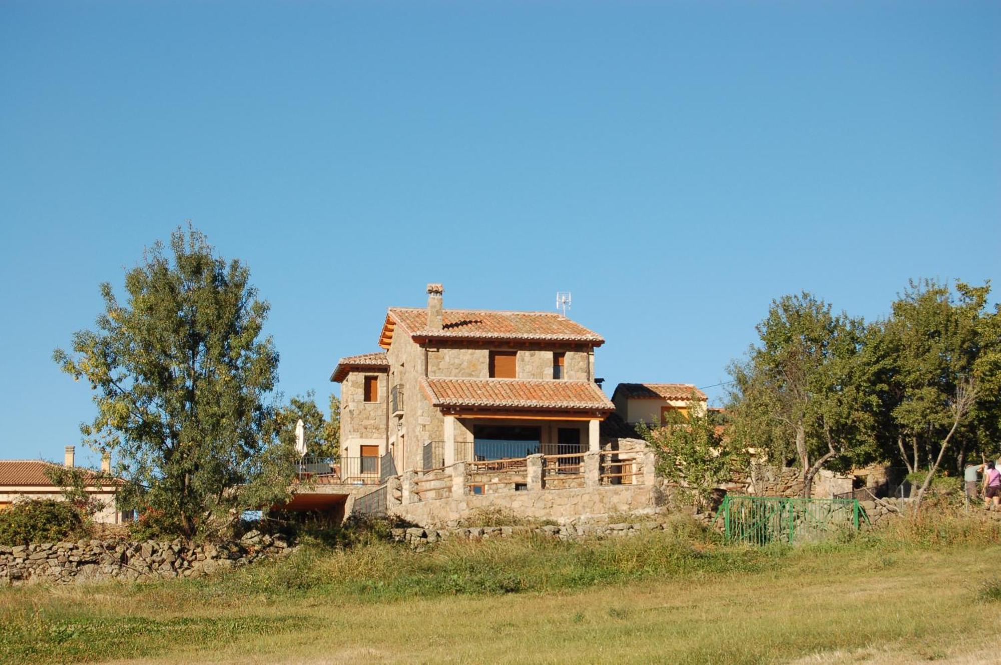 Casas Rurales Lalo Y Chelo La Aldehuela Exterior photo